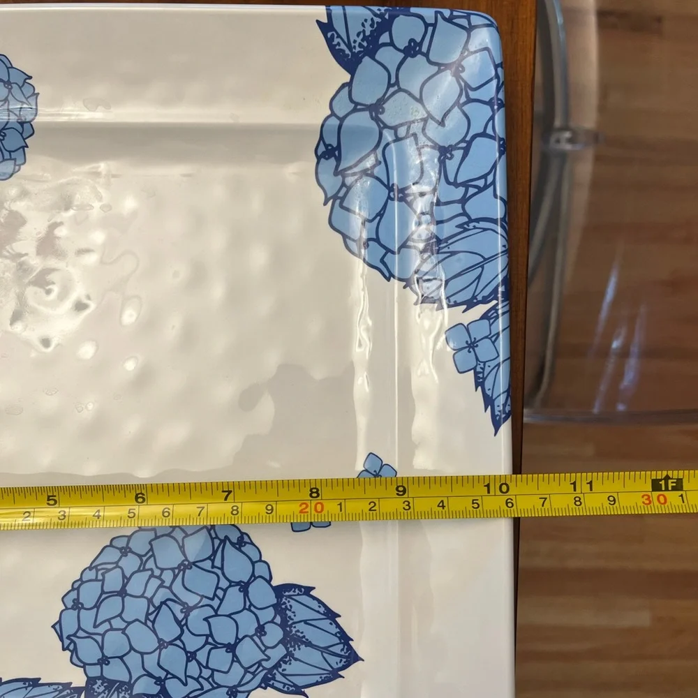 Sur La Table Melamine Square dinner plate with Hydrangeas - Set of 4
